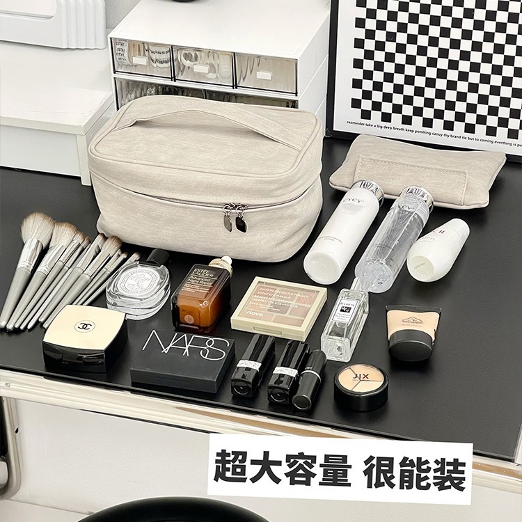 2023 nueva bolsa de cosméticos dos en uno bolsa de almacenamiento de alto aspecto bolsa de artículos de tocador de viaje simple de gran capacidad de estilo europeo