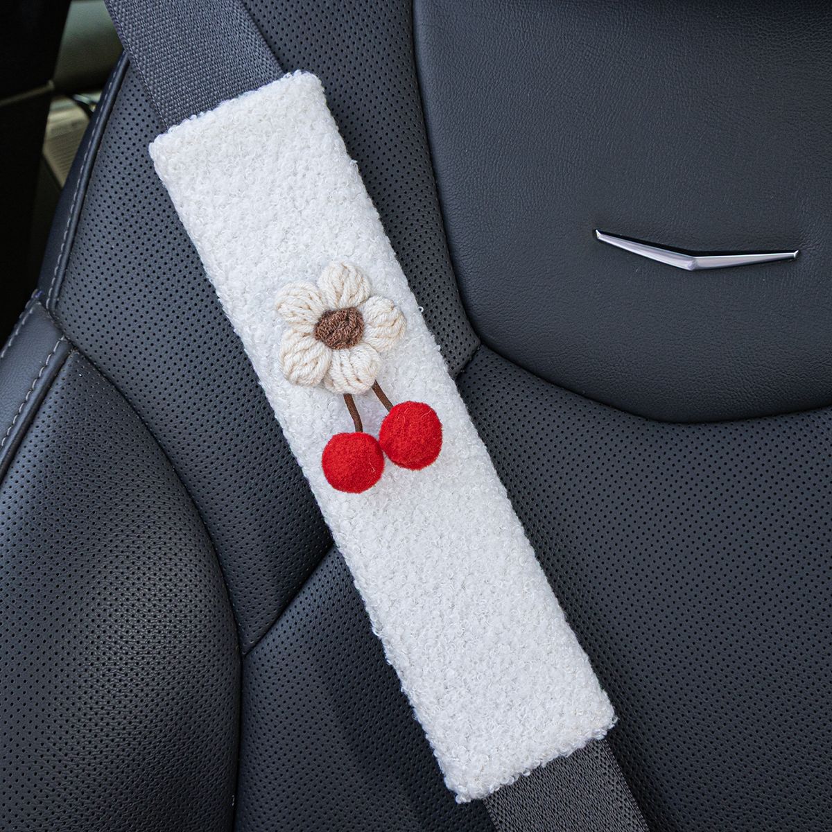 Cross-Border Amazon Personalized Creative Car Safety Shoulder Pads White Lamb Wool Shoulder Pads Girls' Seatbelt Decoration