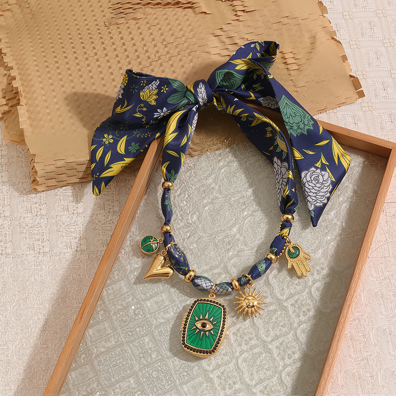 TENA estilo francés retro clásico viento diablo ojo colgante bufandas collar ligero lujo alto sentido collar medieval al por mayor