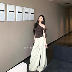 秋のツーピースセット、高級感のある斜め肩トップス、ストラップ付きオフショルダー半袖Tシャツ、女性用ワイドレッグスーツパンツスーツ