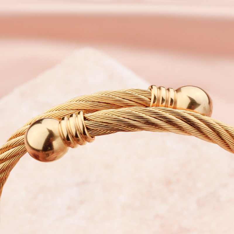 Men’s Stainless Steel Braided Bracelet With Adjustable Bead Design_voghion.com