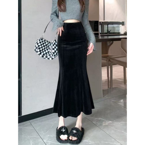 Black Velvet Half-Skirt for Women - Autumn/Winter Thicker Padded High-Waisted Slimming Medium Length A-Line Bustle Fish-Tail Skirt