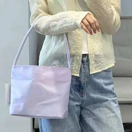 包包女2026新款潮时尚刺绣百搭休闲鹄熹腋下包高级洋气单肩手提包