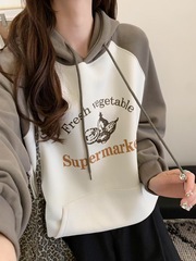 撞色连帽插肩袖字母印花套头卫衣女秋冬新款日系休闲简约百搭上衣