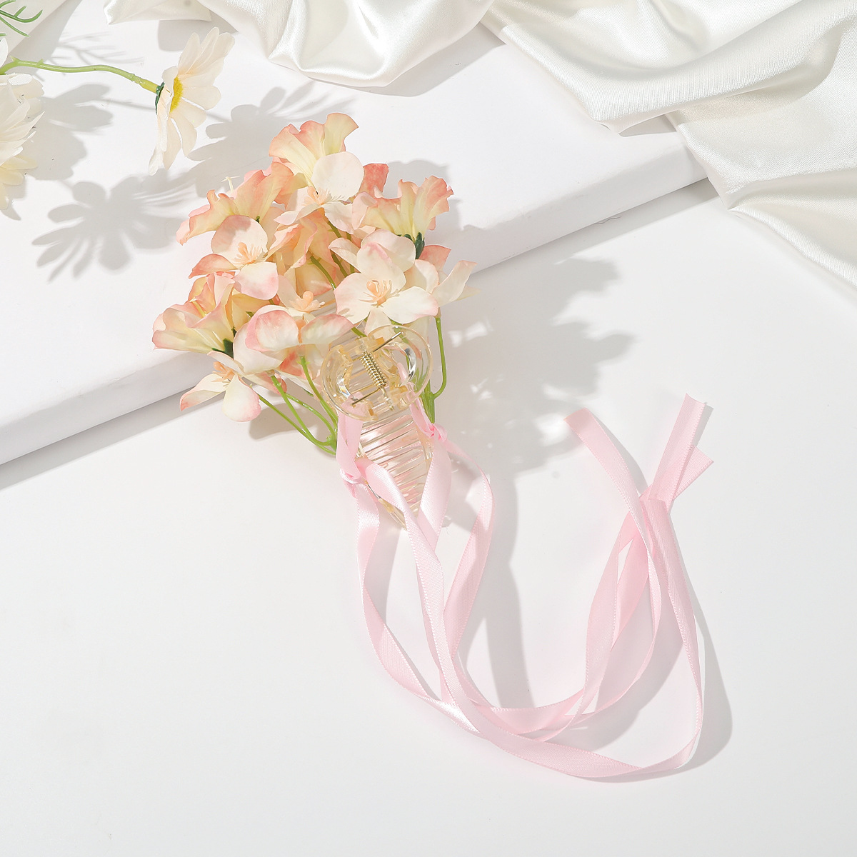 Women's Flower Sweet Mixed Materials Hair Claws display picture 2