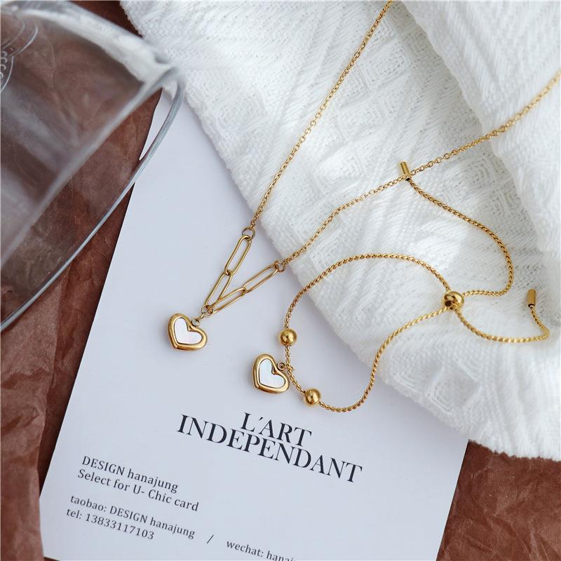 6g Weight Pendant Necklace Classification 1 Piece Quantity Daily Occasion Titanium Steel Material Heart Shape Pattern Women'S Gender Plating Design Retro Style Retro Heart Shape Titanium Steel Plating Pendant Necklace 1 Piece 4