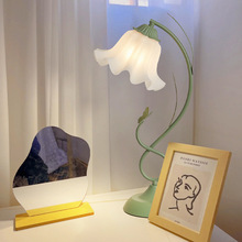 法式铃兰花台灯田园复古租房氛围led小夜灯温馨网红ins卧室床头灯