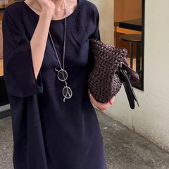 ファッショナブルなレトロなアンティーク調アイペンダントネックレス、ハイエンドのニッチデザイン、高級アクセサリー、メガネ型ロングネックレス