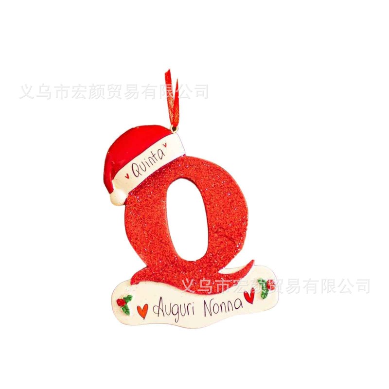 国境を越えた新しい26文字の英語の車がクリスマスツリーを飾って家の装飾品を飾っている|undefined
