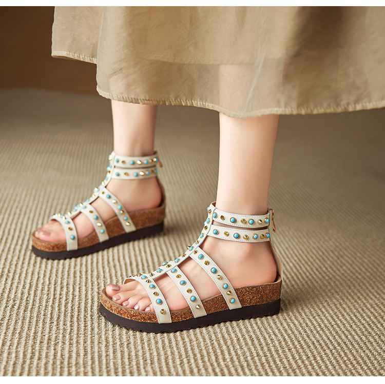 Sandal nữ hở mũi đế dày 4.5 cm phong cách Bohemian đinh tán — đen chi tiết 9