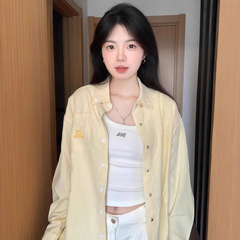 春と秋の女性用オリジナル高品質長袖シャツ、ゆったりとしたレイジースタイル、黄色のストライプ、多用途、ハイエンド、クロスボーダー卸売