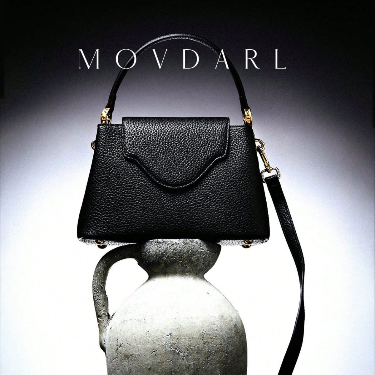 Nuevo poho2025 simple decoración en forma de V portátil estilo extranjero hombro de moda balde de moda bolsa de mujer