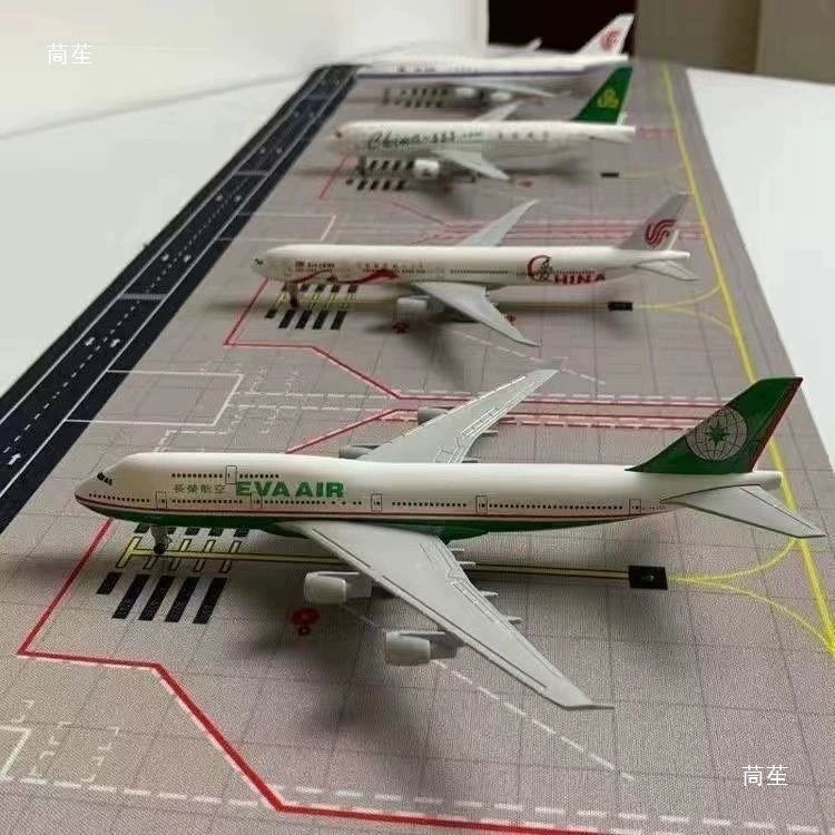 Самолёт, авиалайнер, Boeing, масштаб 1:400, 20 см