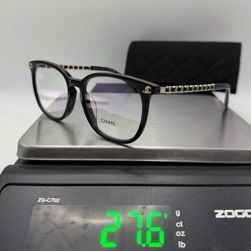 Xiaoxiang CH3472 eyeglass frame with chain, vintage anti-blue light square frame, black plain frame, can be fitted with prescription lenses Xiaoxiang CH3472 eyeglass frame with chain, vintage anti-blue light square frame, black plain frame, can be fitted with prescription lenses