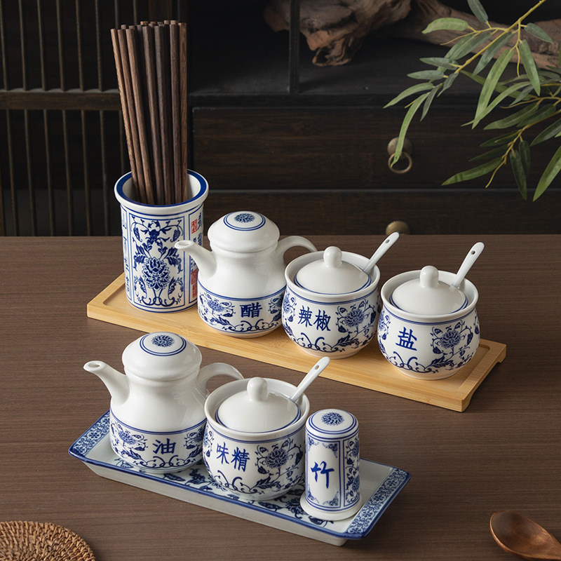 Blue and White Porcelain Pepper Jar Salt Jar Large Capacity Palace Style Vinegar Jar Pepper Jar Ceramic Salt Jar Easy to Clean and High Temperature Resistant