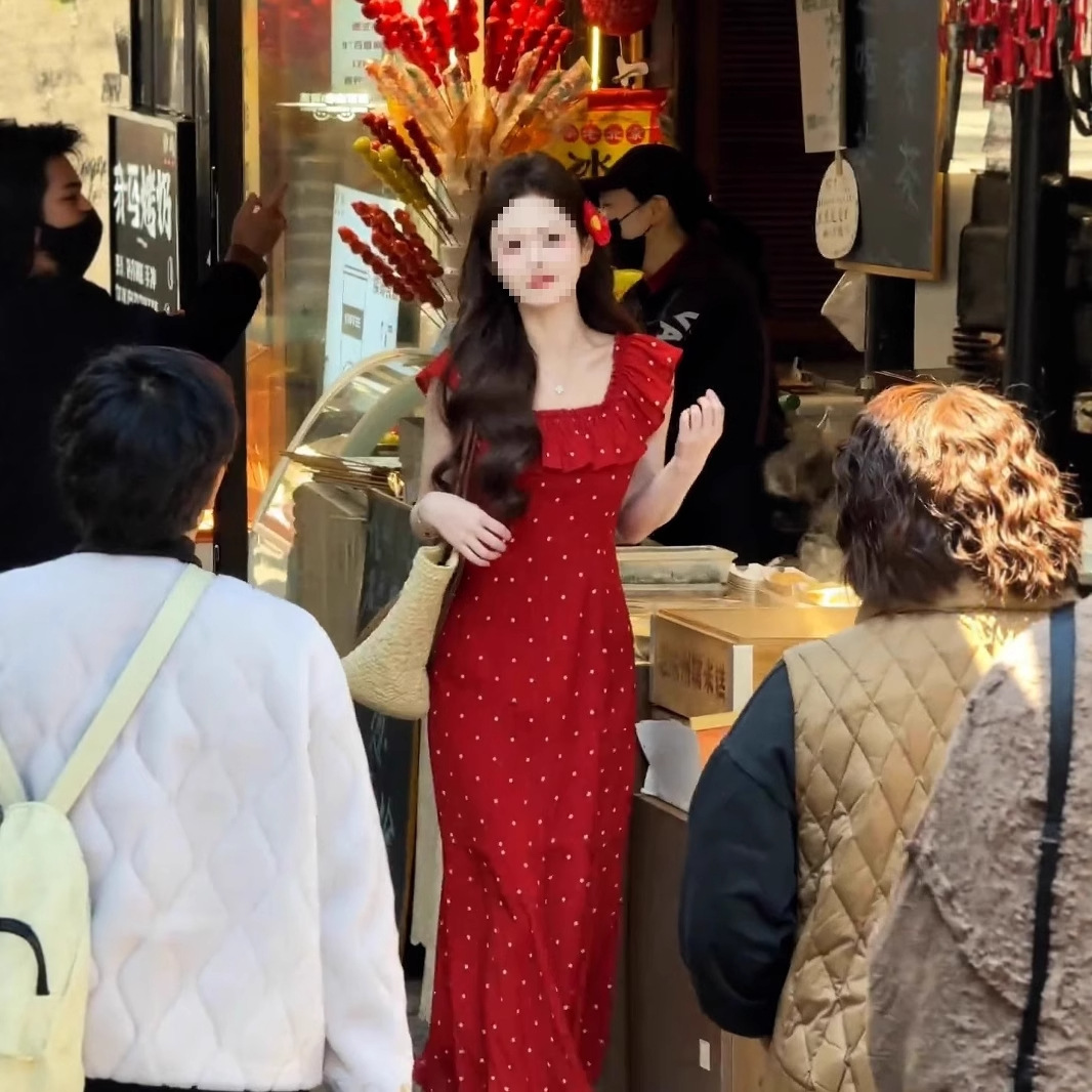 여성을위한 붉은 폴카 도트 작은 플라잉 슬리브 서스펜더 드레스 여름 팔 덮는 도파민 해변 휴가 피쉬 테일 비치 롱 드레스