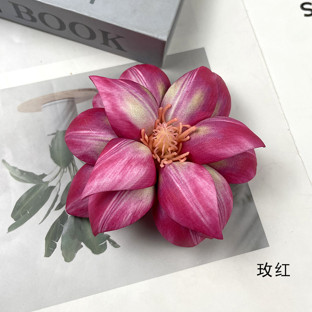 Simulación de flores eva mano