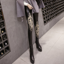 实拍2025秋冬新款大码高腰加绒哑光亮皮弹力保暖踩脚皮裤小脚女裤