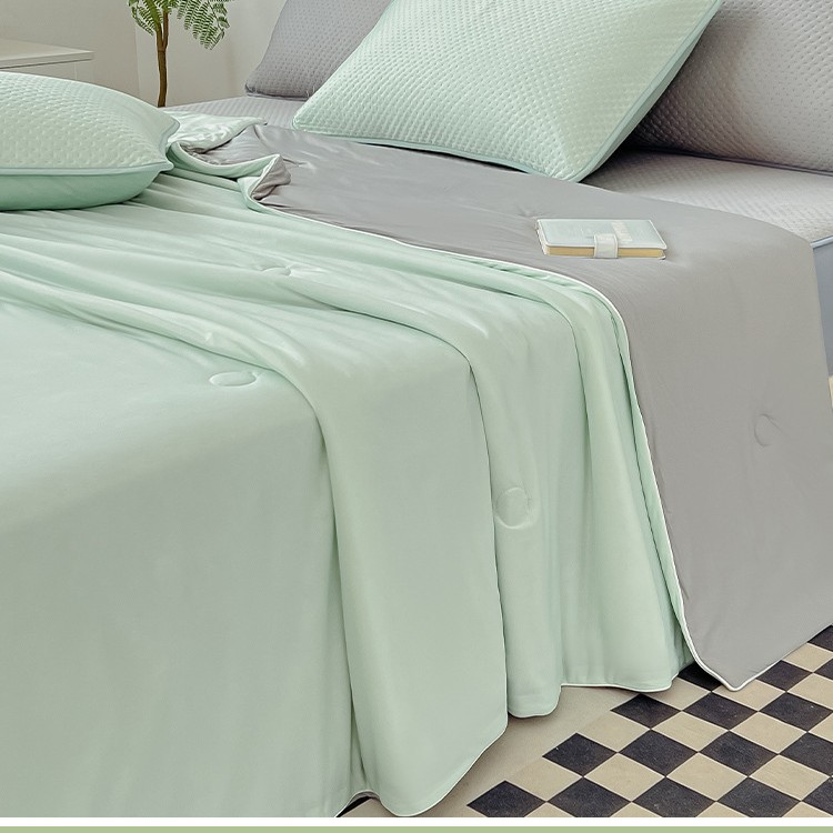 Tipo A Colcha de aire acondicionado de seda fresca Colcha fresca de verano Juego de cuatro piezas Dormitorio de estudiantes individuales de verano Colcha de verano de seda de hielo que se puede lavar a máquina