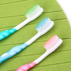 Three Pepper Manufacturer 292 Toothbrush, 74-Cell Ultra-Dense Color-Changing Soft Bristles, Tender Rubber Handle with Non-Slip Design, Yixue Oral Care Toothbrush