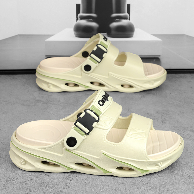 Sandalias para hombre verano 2025 nuevo estilo de uso exterior con sentido de mierda para conducir zapatillas de doble uso con fondo suave sandalias de playa antideslizantes