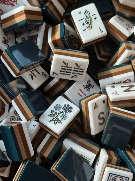 In-stock American-style acrylic mahjong from the factory, four layers, 160 tiles, wholesale American Mahjong Black Bear USA