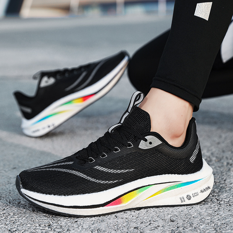 2026 hombres y mujeres zapatos de carreras de carbono luminoso nocturna palomitas de maíz suela amortiguación transpirable primavera y verano baja malla zapatos deportivos para trotar