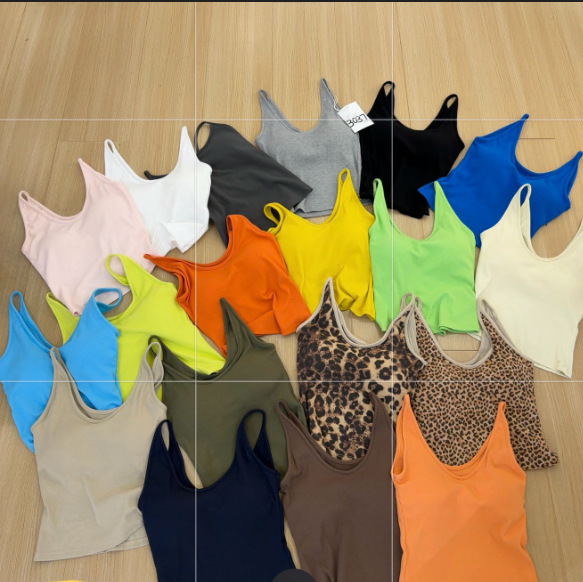 Feizi Ji 3037 Fashionable Solid Color Large U-Neck Multi-Color Options Fixed Cup Comfortable Non-Tightening Strapless Top for Women
