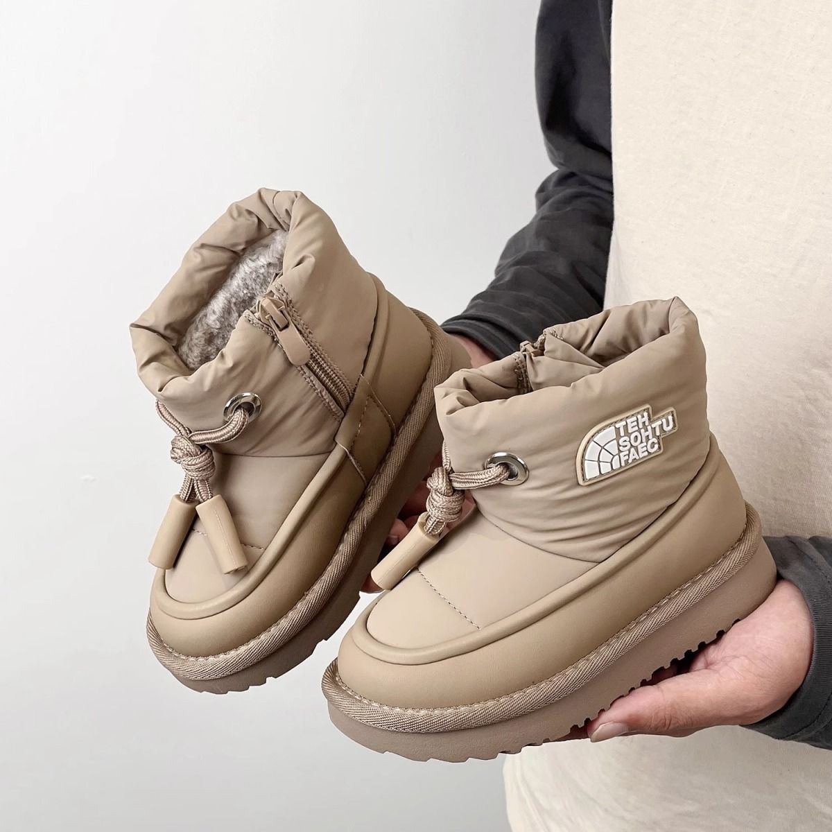 Children's Snow Boots 2025 Winter New Boys' Non-Slip Waterproof Cotton Boots Girls' Fleece-Lined Thickeneded Northeast Warm Shoes