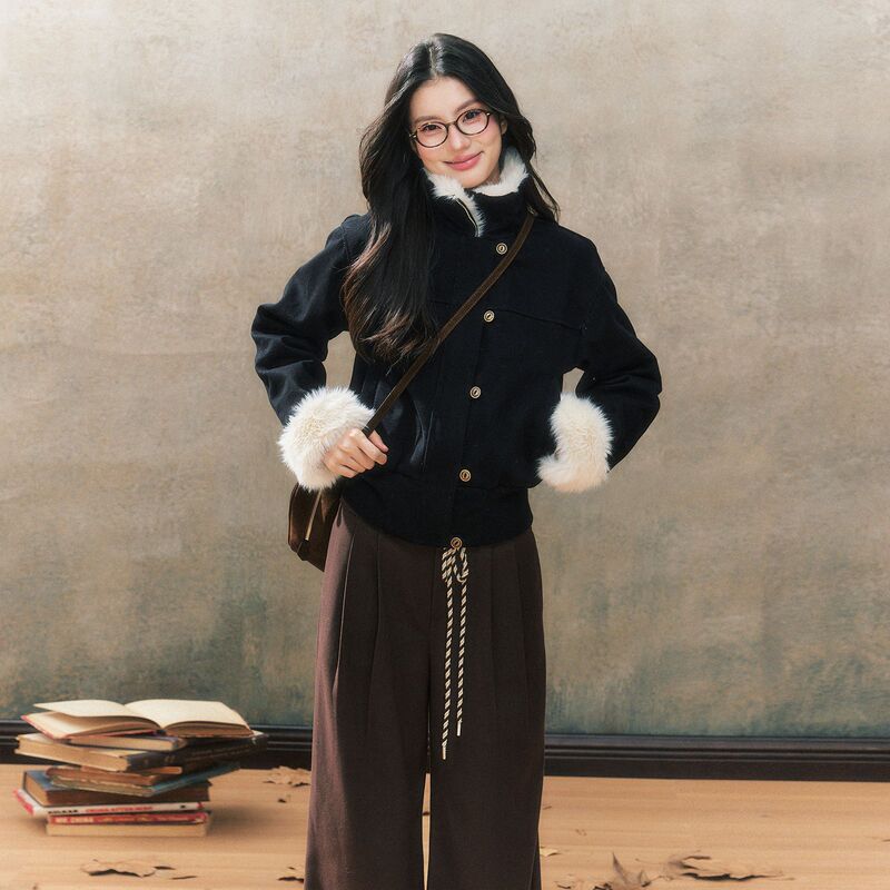 Original Design Autumn and Winter New Black Slim Fur One-Piece Jacket Fur Outwear Short Top for Women