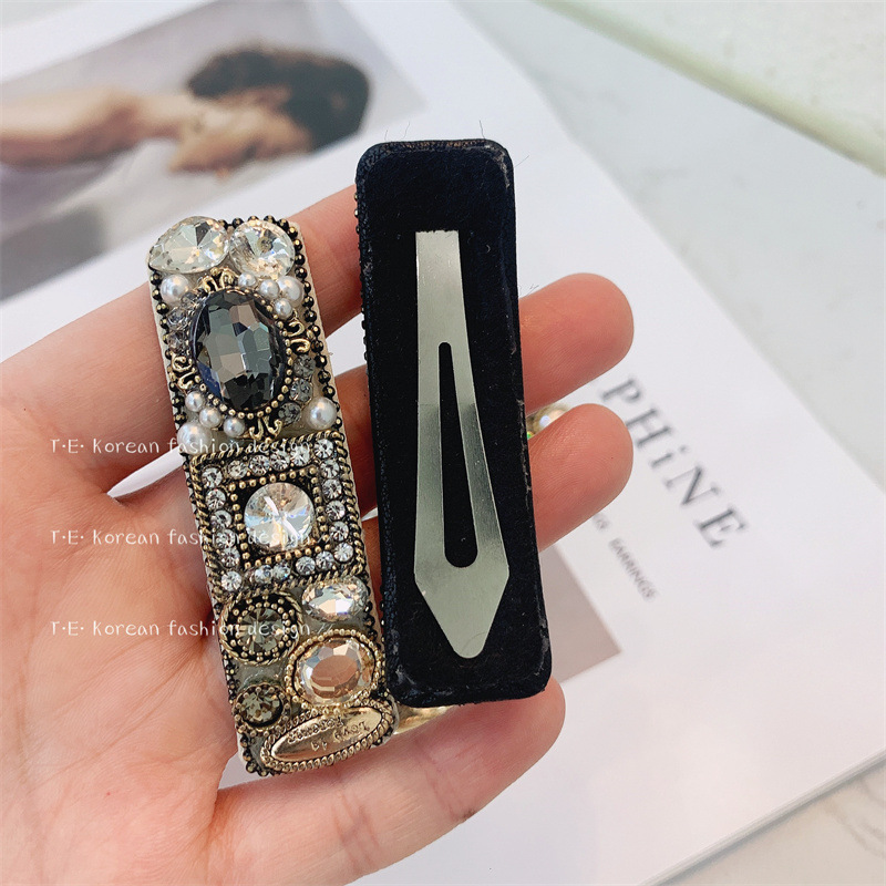 19g Weight Hair Clip Hair Accessories Type Rhinestones Inlay Material 1 Piece Quantity Holiday, Travel, Daily Occasion Metal Material Geometric Pattern Women's Gender Inlay Design Elegant, Streetwear Style Dongdaemun Czech Diamond Barrettes Retro Debutante Style BB Clip Side Bangs Internet Celebrity Hair Clip For Broken Hair Barrettes Hair Accessories For Women 1