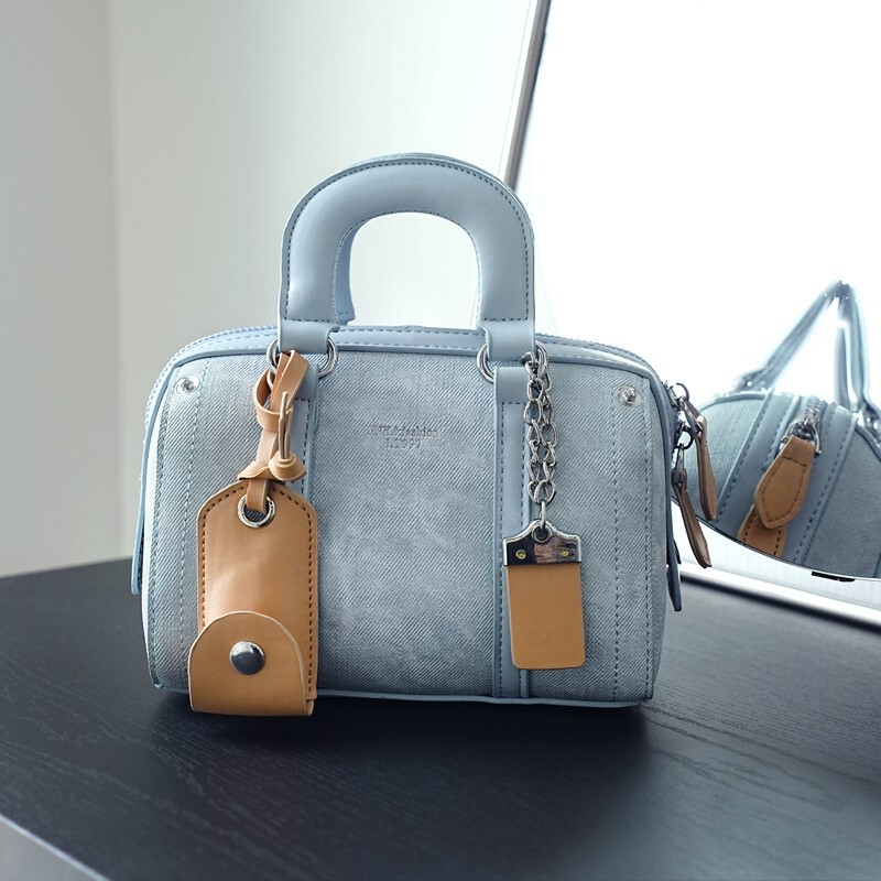 New Boston Handbag Women's 2024 New Fashion Denim Blue high quality Hand Pillow Bag Fashion Bag