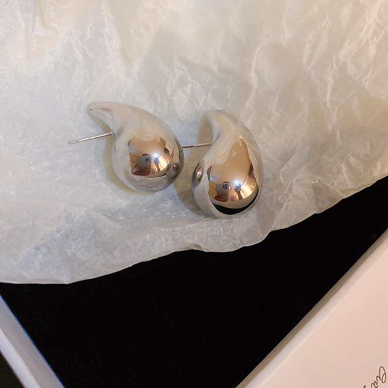 Aguja de plata diamantes geométricos aretes de perlas redondos ligeros de lujo de alta calidad pernos de orejas de estilo francés temperamento femenino orejas de nicho mayorista image 66