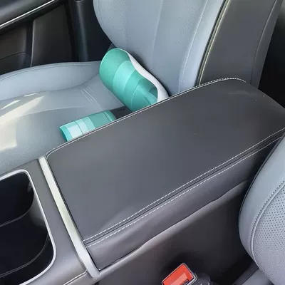 interior anti-scratch and anti-dirt accessory, Armrest box pad