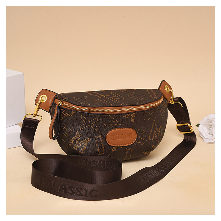 Advanced feeling for women 2022 new fashion large capacity casual crossbody versatile printed women's chest bag_voghion.com
