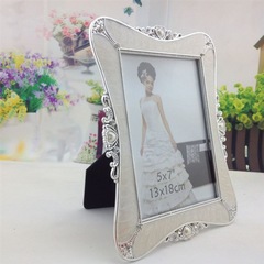 Wholesale European minimalist frame acrylic silver edge oil drop 7-inch wedding photo studio display stand manufacturer wholesale
