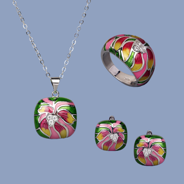 Estilo pastoral europeo y americano exquisito elegante verde hoja flor anillo collar pendientes esmalte joyería de tres piezas de suministro transfronterizo