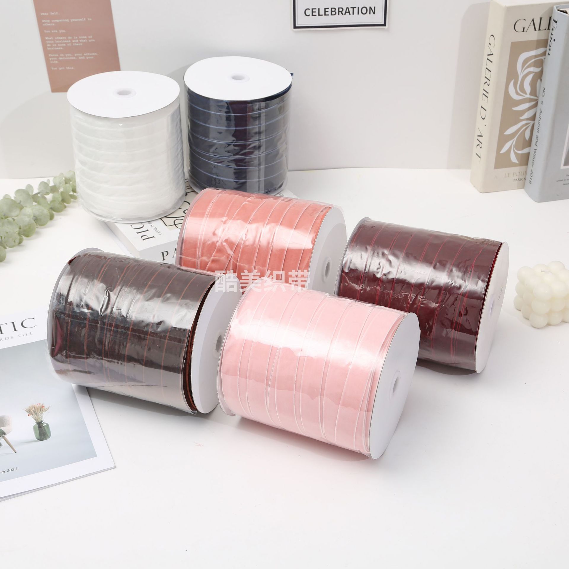 Stock 1.5cm / 2cm / 2.5cm unilateral cinta de terciopelo de terciopelo de color diy arco hecho a mano