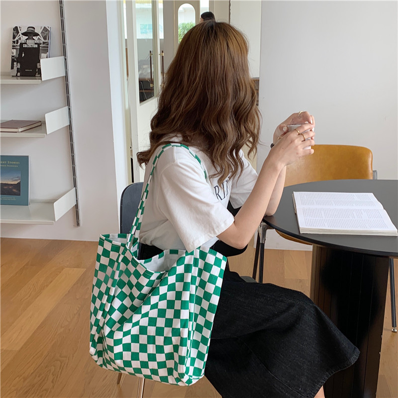 【 In Stock 】18181 checkerboard green checkered canvas bag, school-style commuter single-shoulder bag, retro hand-held tote bag undefined