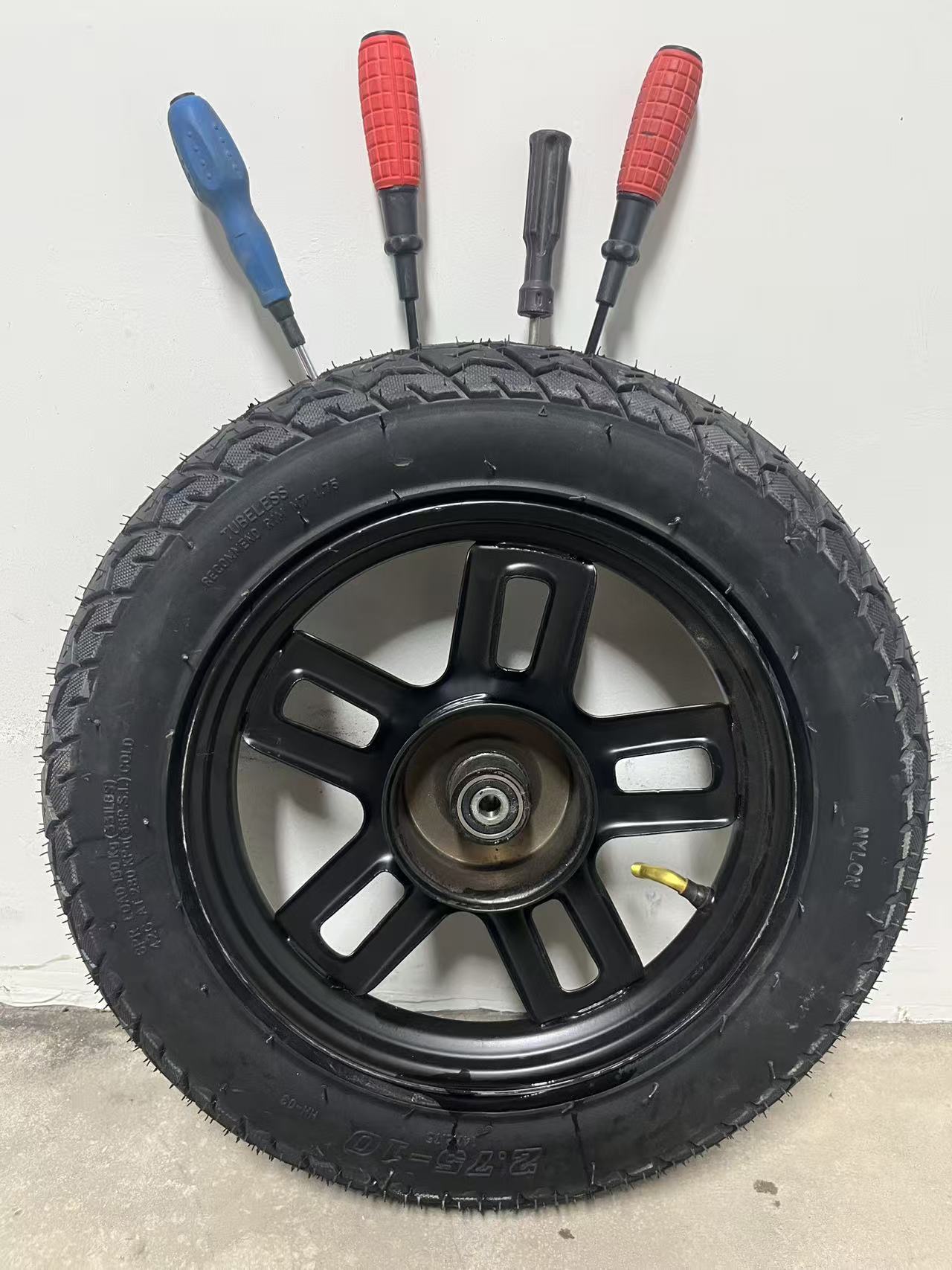 Self-repairing jelly glue, leak-proof for electric vehicle tires 14x2.50 vacuum tires 3.00/3.50-10 vacuum