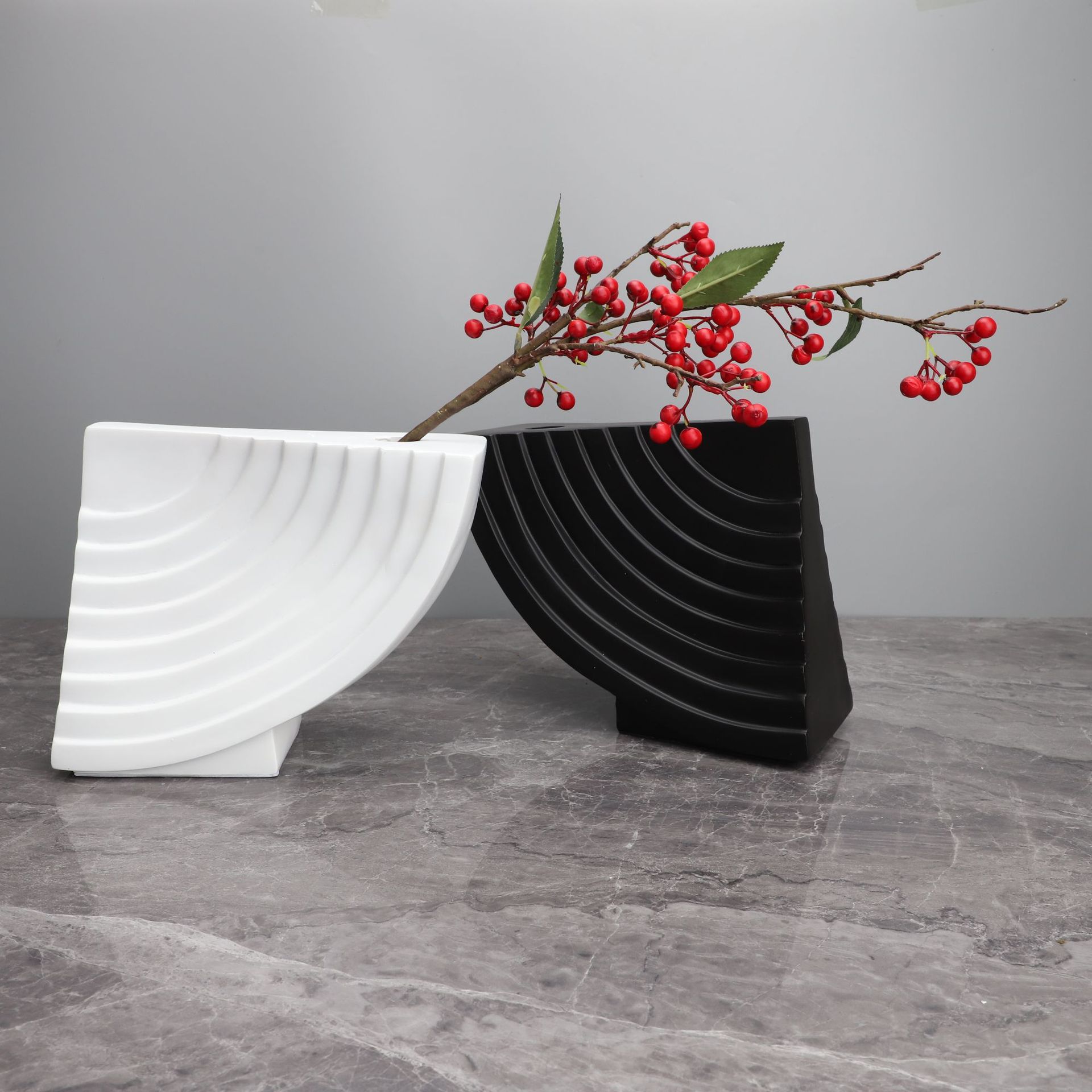 Modern simplicity half -arc flower bottle flower vase flower resin…