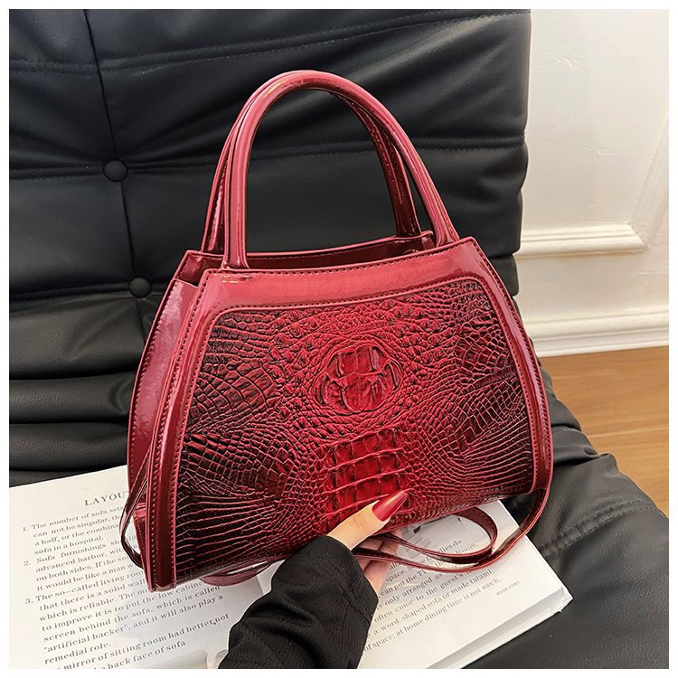 Comercio exterior al por mayor 2023 nuevo estilo retro tendencia bolso de mujer bolso de mensajero de un solo hombro de gran capacidad bolso de color a juego