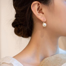 法式高级感珍珠耳环时尚大耳钩复古气质耳饰个性高跟鞋甜美饰品