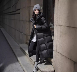 Down Jacket Women's High-end Sense Long 2024 Fashion Hooded Thickened Design Sense Armband Warm Couple's Bread Clothing Trendy