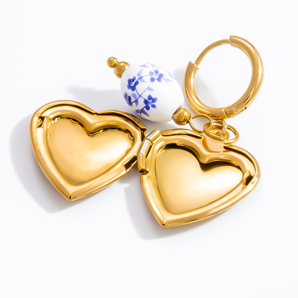 Polished Finish PVD Coated Real Gold Plated 18K Gold Heart Shape 304 Stainless Steel Simple Style Waterproof Non Tarnish Charm Sleeper Hoop Earrings Drop Earrings