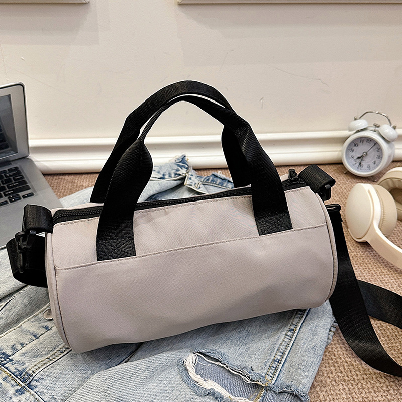 Bolso bandolera de moda bolso casual estilo explosivo para mujer cilindro de un solo hombro 2024 nuevo bolso de almohada portátil simple al por mayor