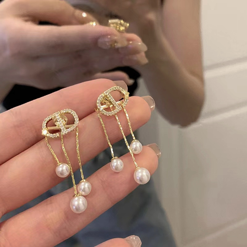 1 Pair Quantity Daily Occasion Alloy Material Butterfly Pattern 1 Pair Simple Style Butterfly Alloy Inlay Rhinestones Women's Drop Earrings