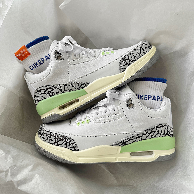 2023 Frühjahr neue Luftkissen-Sportschuhe männliche und weibliche Studenten Basketballschuhe Nische lässige kleine weiße Schuhe Paar Laufschuhe_voghion.com