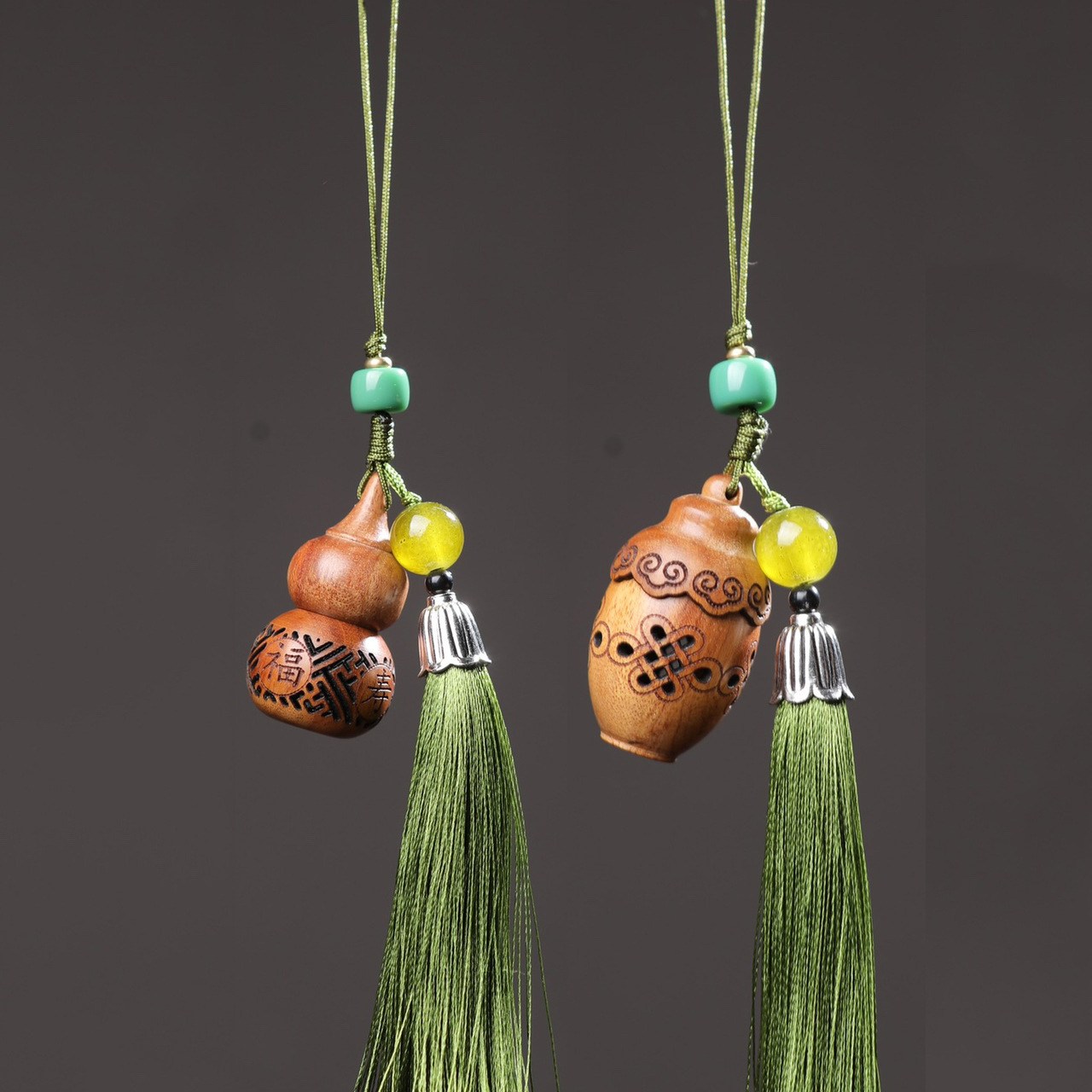 Wooden Gourd Incense Diffuser, Longevity Wish Hollow-Out Treasure Bottle with Tassel, Car Hanging Ornament, Suitable for Live Streaming