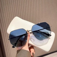 百合サングラス男女多角形金属運転サングラス韓国版潮海辺旅行メガネ女